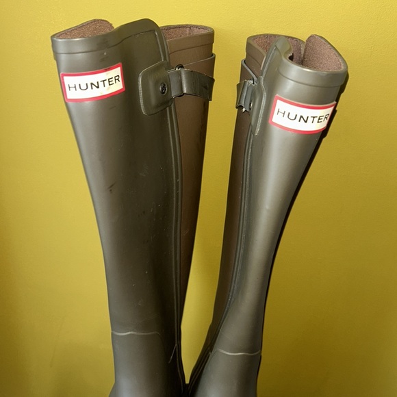 Hunter green boots - Picture 2 of 9